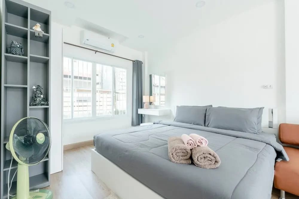 Charming Studio Suite - Private Washer - photo 3