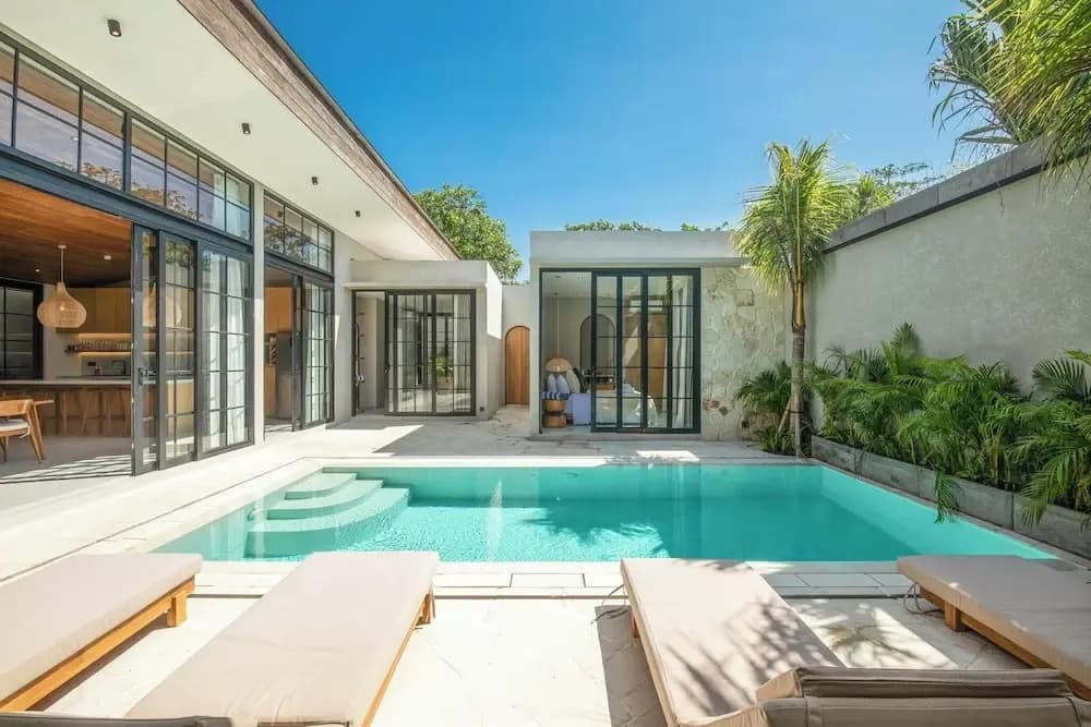Stylish 5BR Boho Hideaway, 5 Min From Bingin Beach - photo 2
