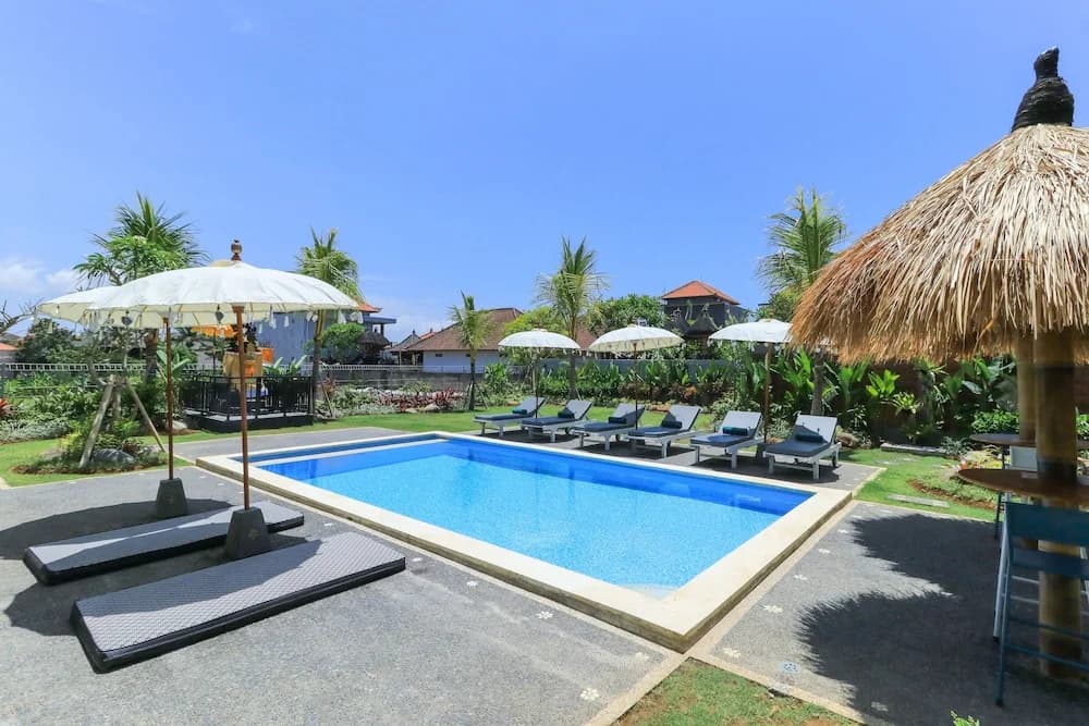 D Anyar Stay and Surf - photo 12