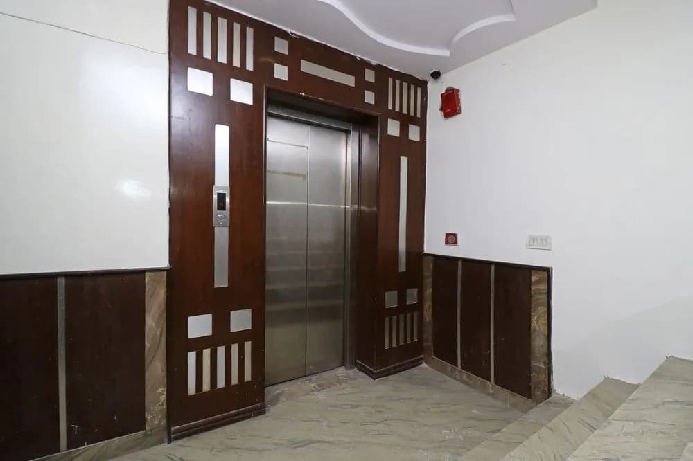 OYO 5494 Hotel Odeon Continental - photo 11