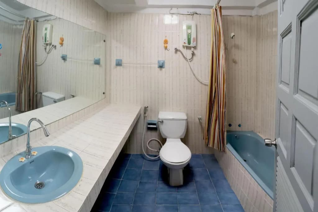 Dutch Guesthouse - photo 7