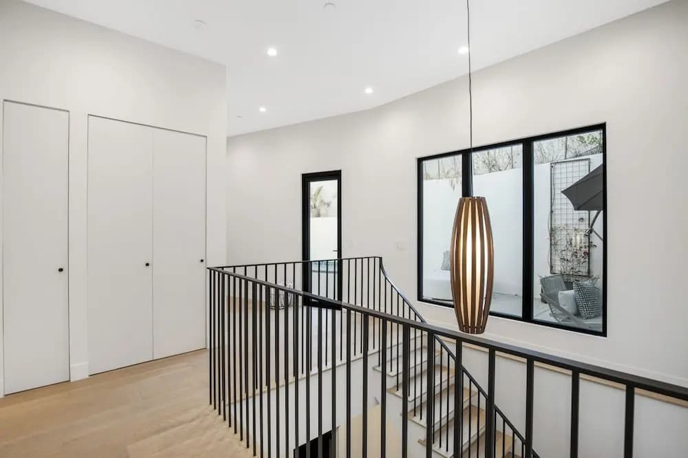 Belden Modern Villa - Iconic Hollywood Hills Retreat - photo 13