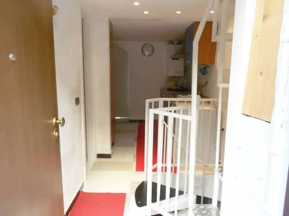 Private Room Noble in Shared Apartment - photo 5