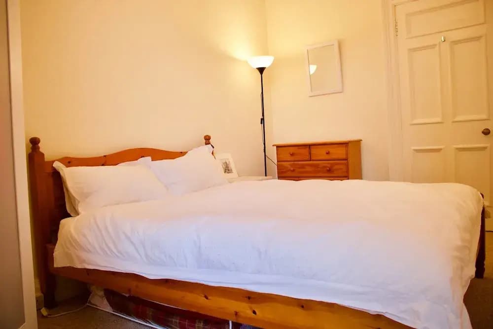 2 Bedroom Bruntsfield Apartment - photo 12