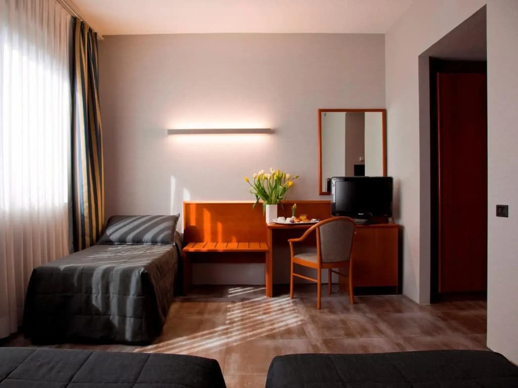 Hotel Zone - photo 7