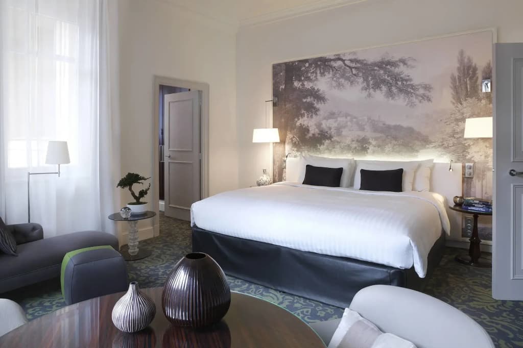 Renaissance Paris Nobel Tour Eiffel Hotel - photo 4