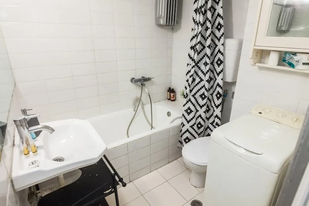 Gorgeous 2 bedrooms apt at Exarcheia - photo 7