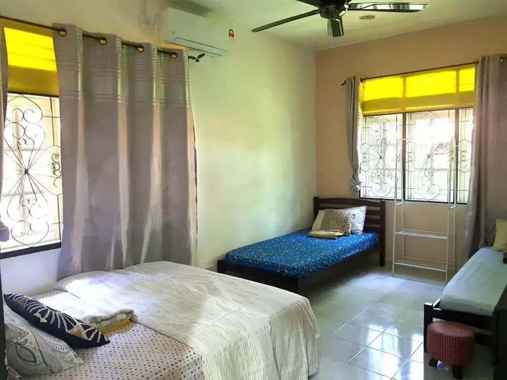 Bobi's Cafe & Lodge cenang Beach Langkawi - photo 3