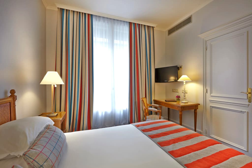 Royal Hotel Paris Champs Elysées - photo 21