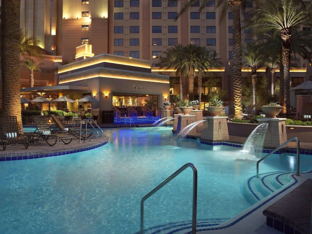 Hilton Grand Vacations Club on the Las Vegas Strip - photo 17