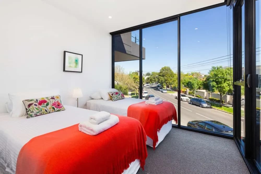 Caulfield North Executive - photo 2