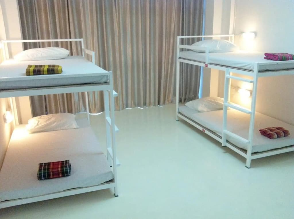 Dee Marc Hostel - photo 4