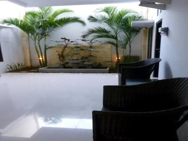 Griya Widhi Guest House - photo 7