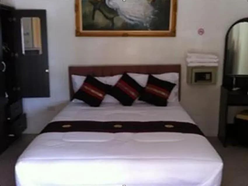 Elephant Guesthouse Phuket - photo 8