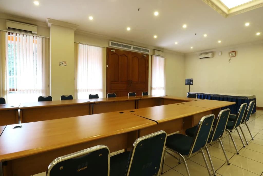 678 Hotel Cawang - photo 13