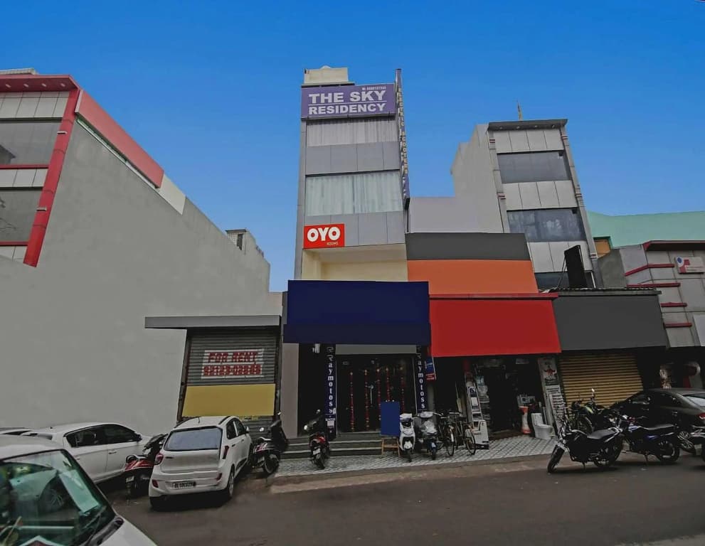 OYO Flagship IAE522 Hotel Cozzy Homes Stay - photo 1