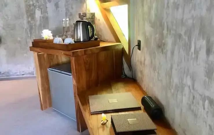 The Sender Pool Suite - photo 10