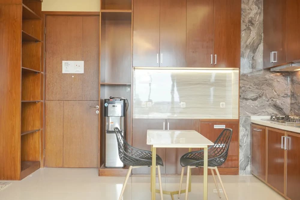 Homey And Spacious 2Br At Samara Suites Apartment - photo 17