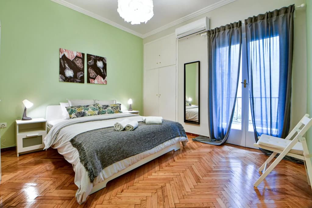 Thiras Lovely Apartment - photo 16