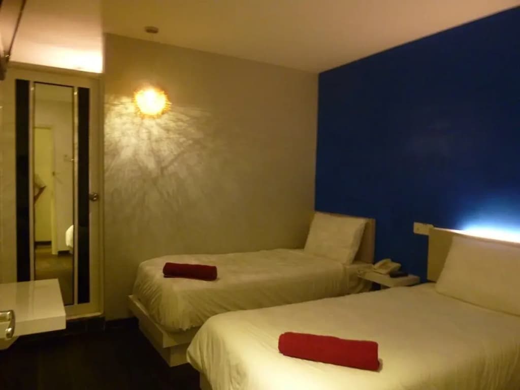 The Room Hotel - photo 3
