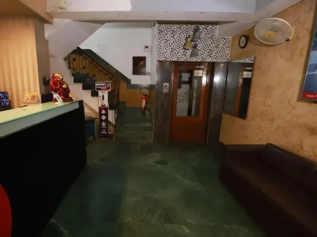 Hotel Shiv Shankara - photo 2