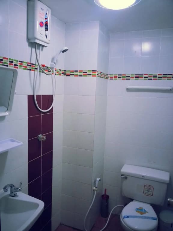OYO 963 Sunshine Guesthouse - photo 10