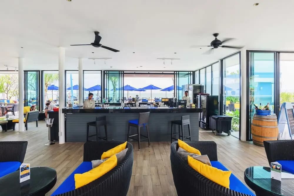 Lux Contemporary Condo By Favstay - photo 17