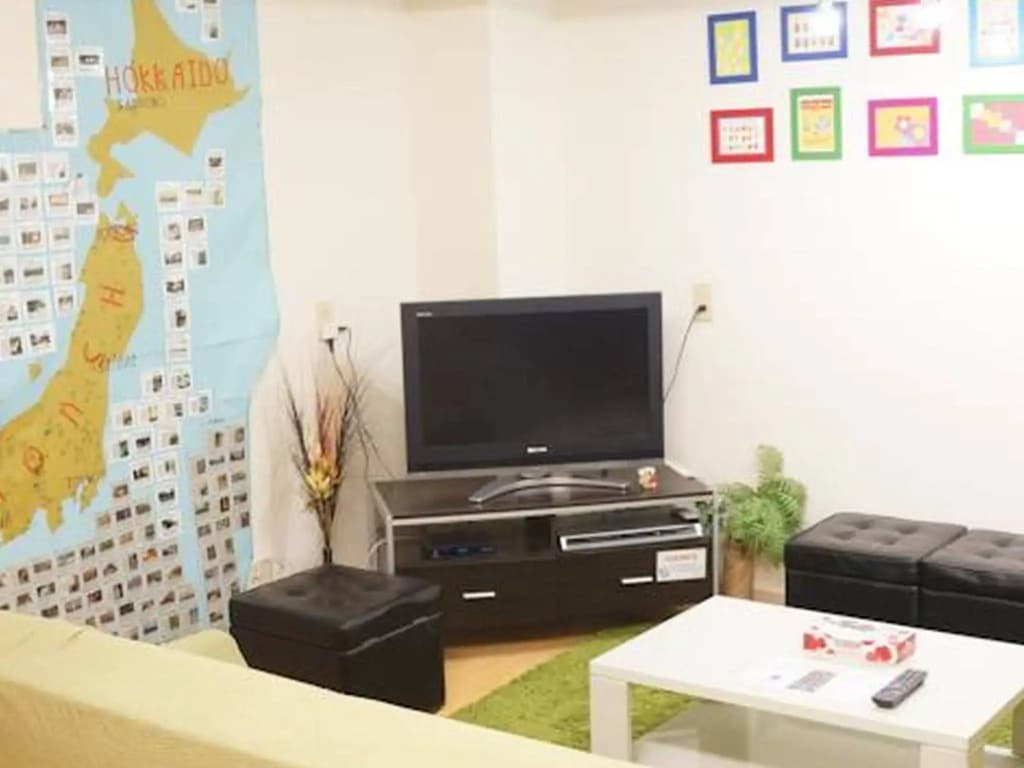 J-Hoppers Osaka Guesthouse - photo 2