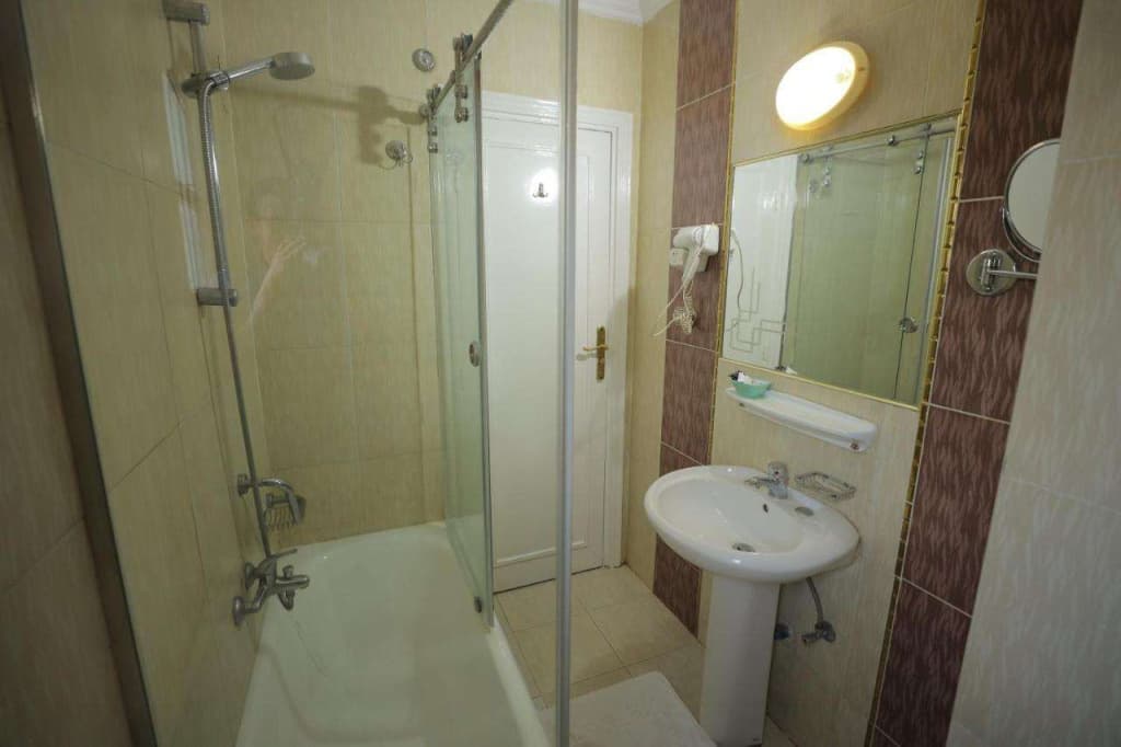 Happy City Hotel - photo 8