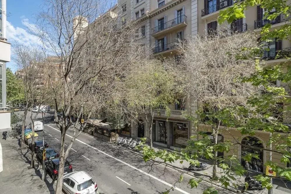 Lovely 1bed Apt W/balcony in Eixample - photo 1