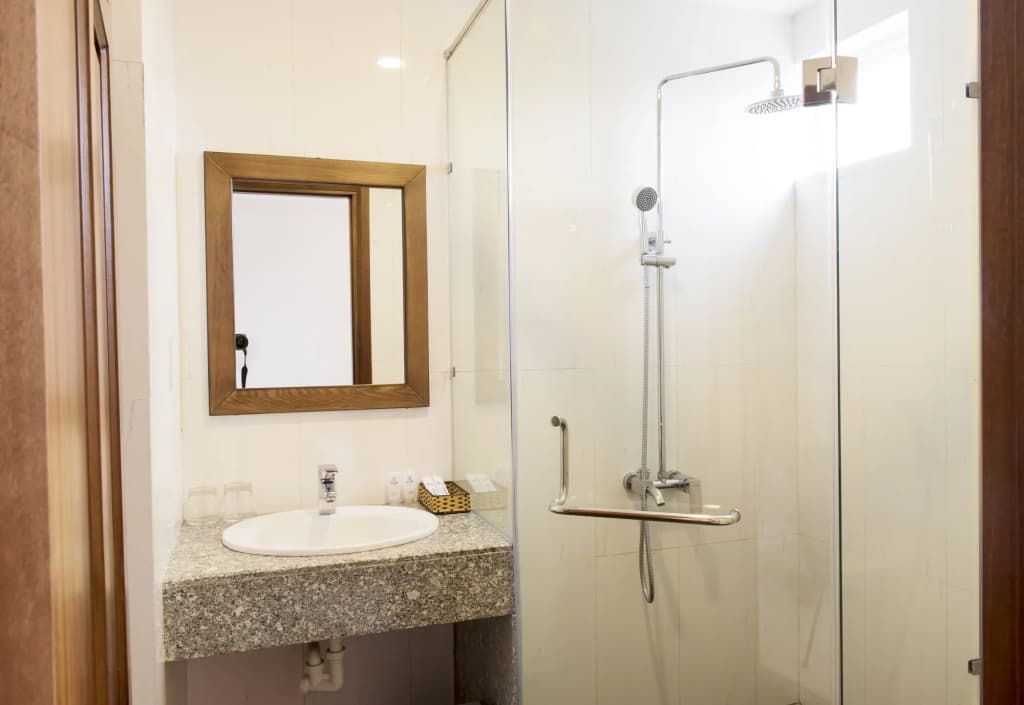 ELC Beach Hotel - photo 8