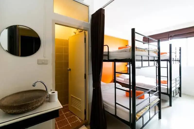 Check Inn Hostel @Phromphong - photo 9