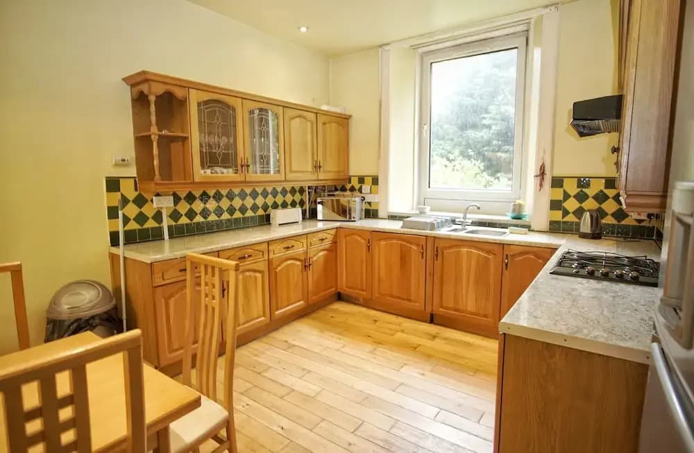 Spacious 2 Bedroom Flat, Leith Walk - photo 11