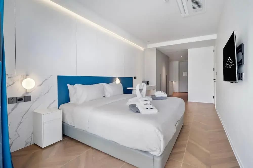 Premier 3-bedroom Apartment E333 Beachfront - photo 2