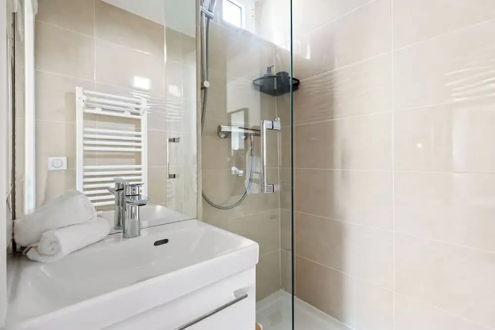 Charming 2BR Retreat by République - photo 6