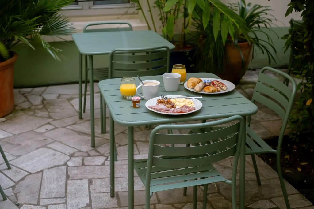 Hôtel Kyriad Paris 10 — Canal Saint Martin-République - photo 11