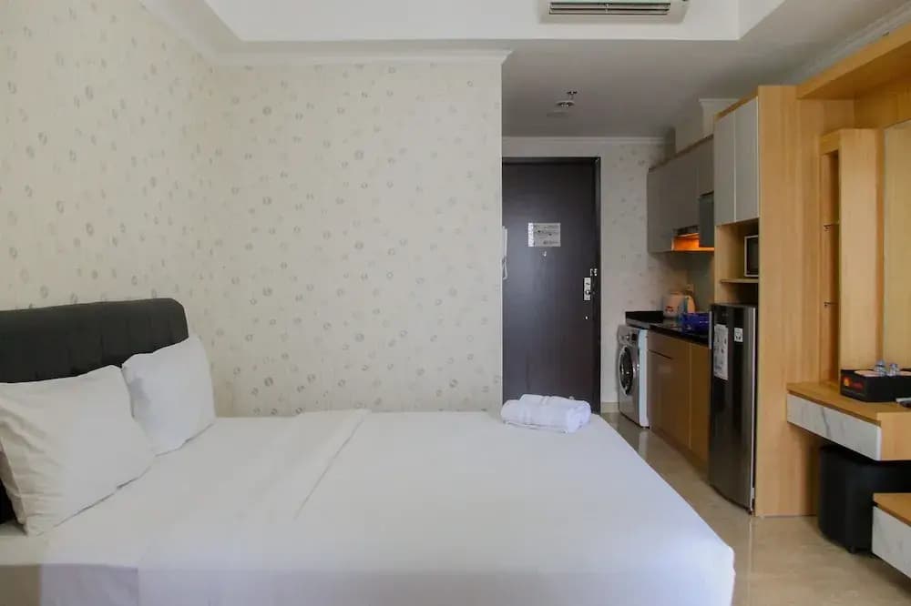 Fabulous Studio Menteng Park Apartment - photo 2