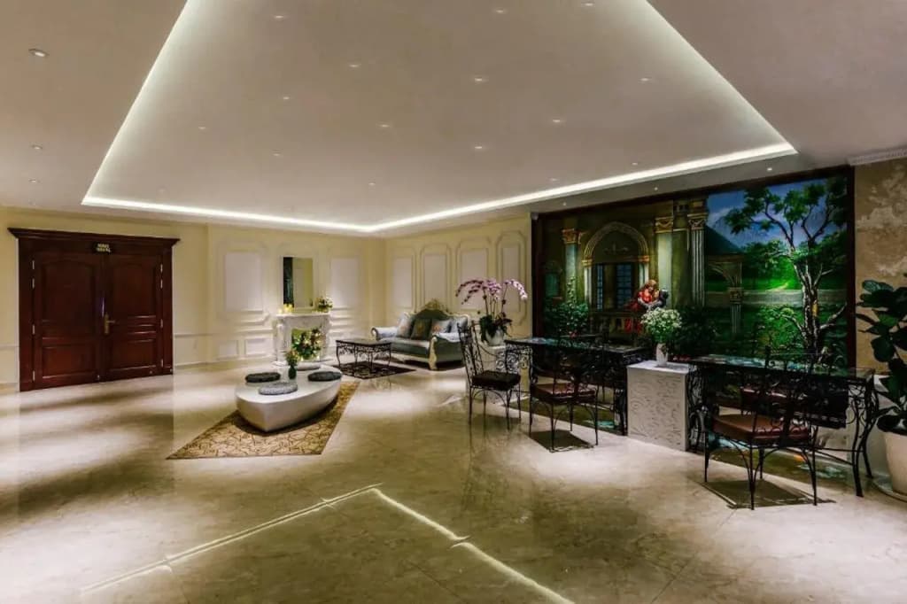 Happy Life Grand Hotel & Sky Bar - photo 2