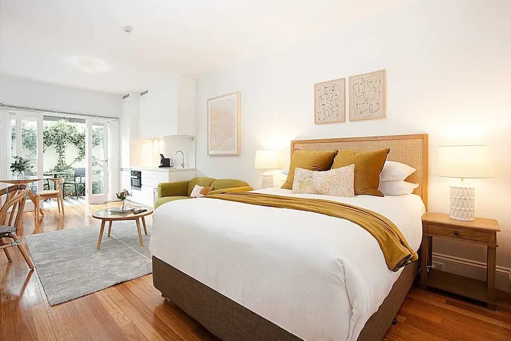 Leafy and Tranquil Inner West Studio Apartment - photo 1