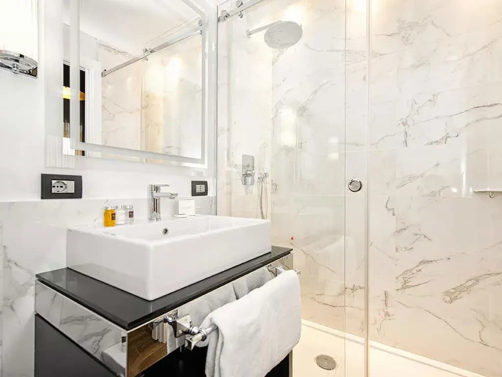 The Independent Suites Hotel - photo 19