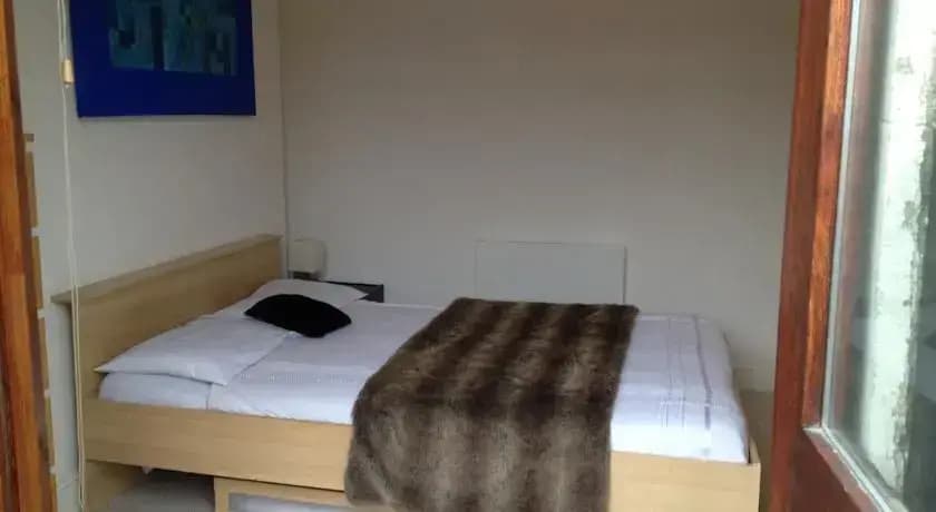 Talgarth Apartment - photo 8