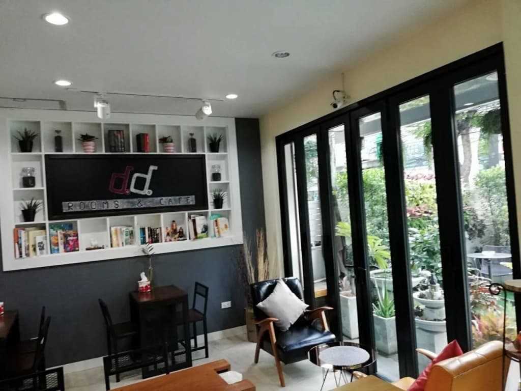 Double D Rooms & Cafe - photo 21
