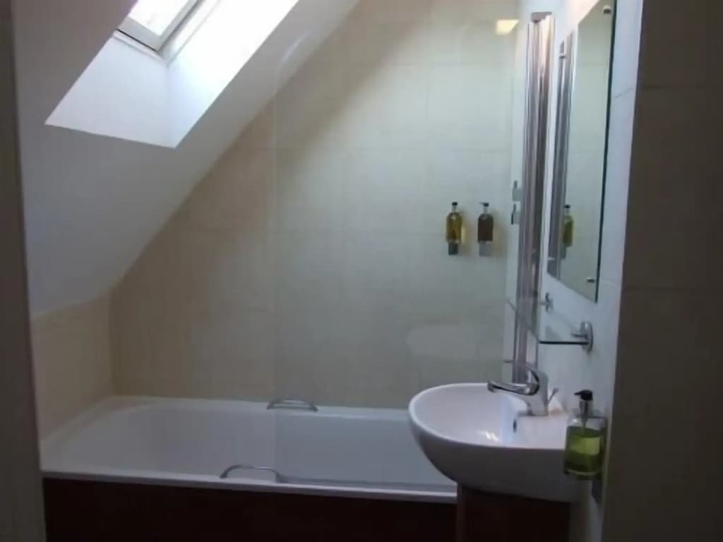 Leith House - photo 8