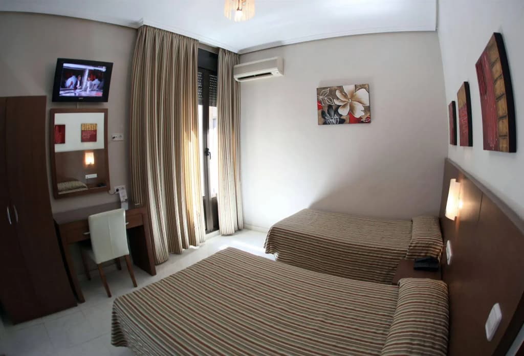 Hostal Atocha Almudena Martin - photo 14
