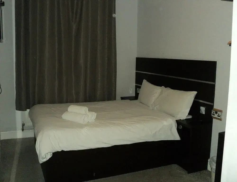 New Globe Hotel - photo 4