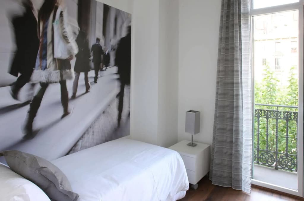 MH Apartments Suites - photo 6