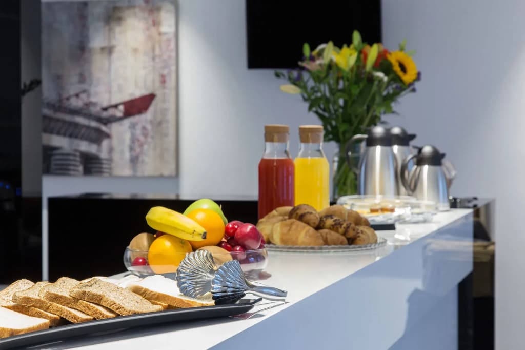 Studio Inn Centrale & Milano Urban Padel Hotel - photo 11
