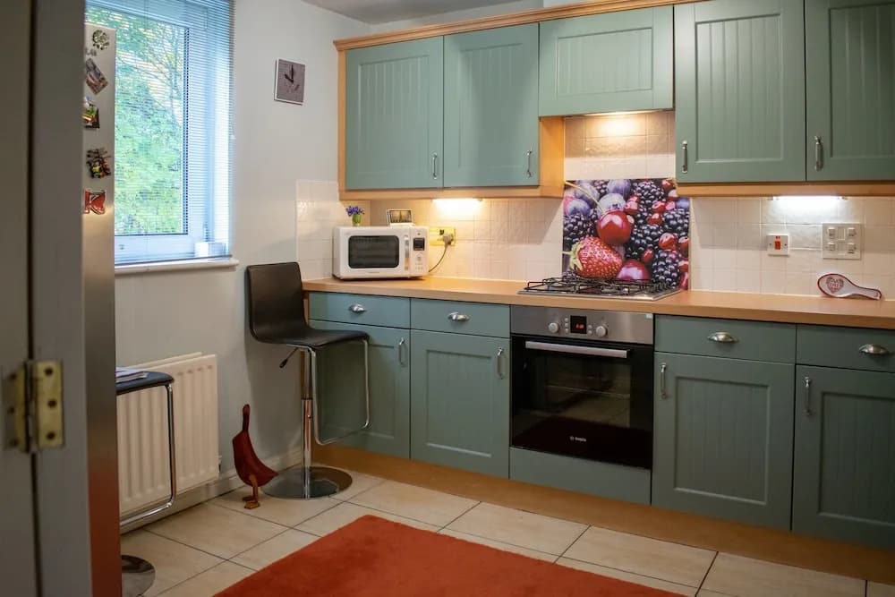 Homely 2 Bedroom Flat in Bonnington - photo 10