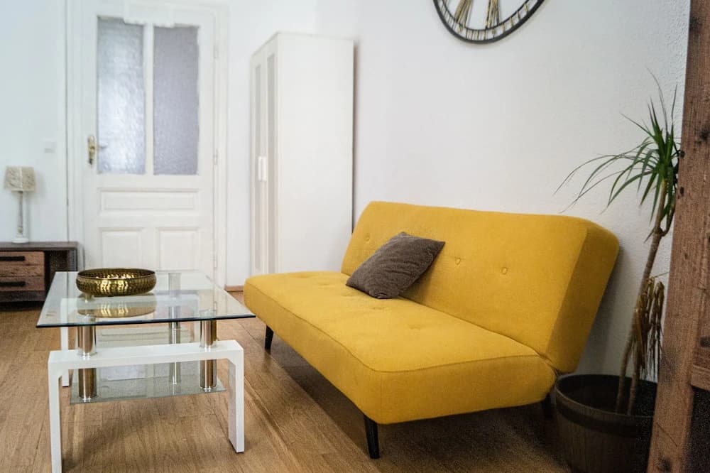Vibrant Apartment Near Downtown - photo 20