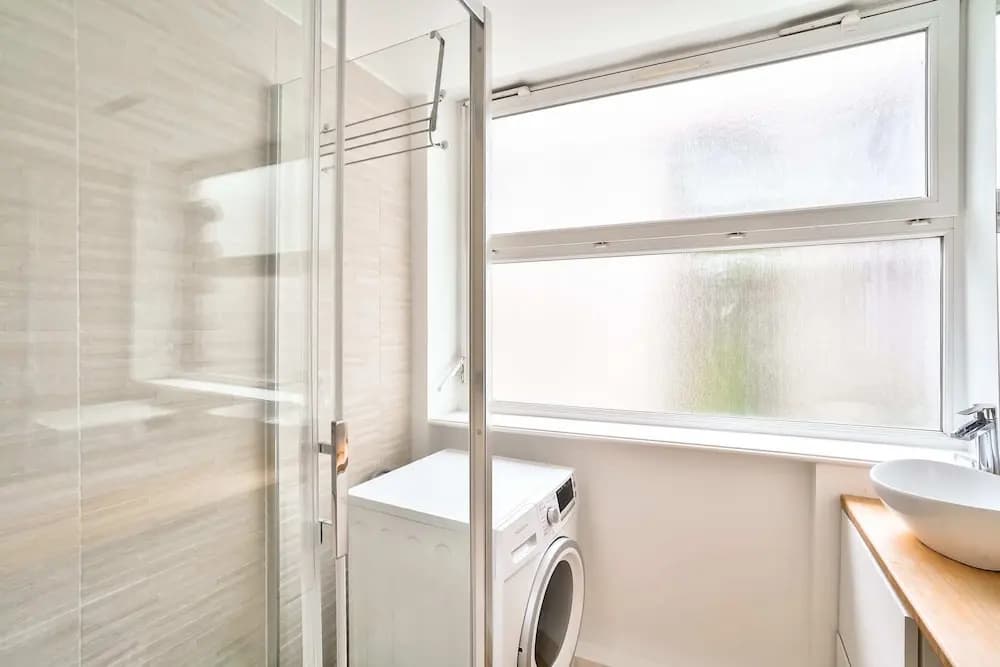 Charming 3 Room Apartment - Paris - photo 7